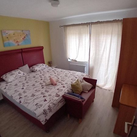 Holiday Home Ivano Korenica Luaran gambar